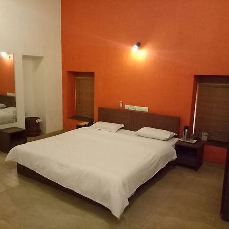 Golden Swan Beach Resort Murud  Exterior photo