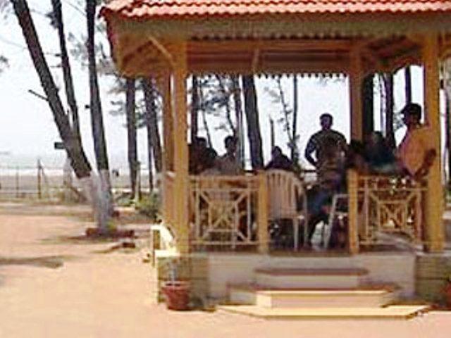 Golden Swan Beach Resort Murud  Exterior photo