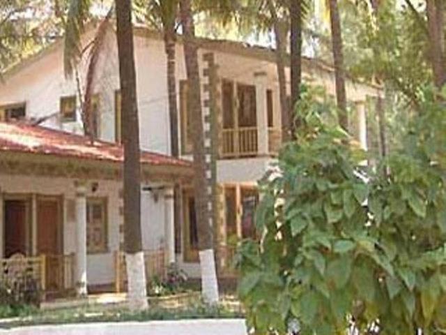 Golden Swan Beach Resort Murud  Room photo