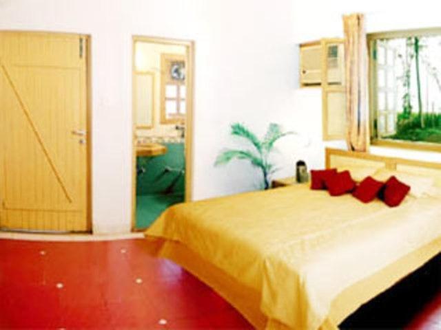 Golden Swan Beach Resort Murud  Room photo