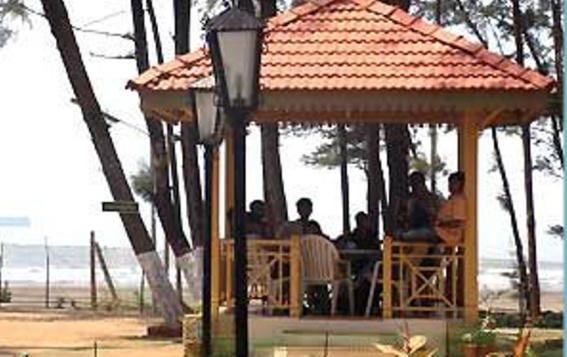 Golden Swan Beach Resort Murud  Exterior photo